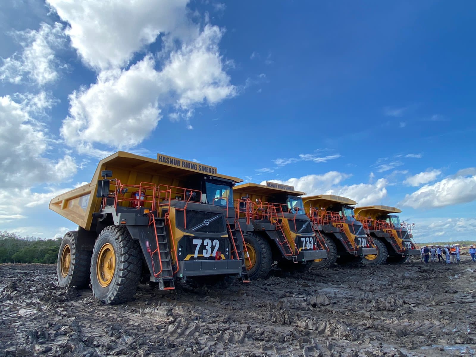 Volov R100e First lighter-bodied Volvo R100E rigid haulers in Indonesia acquired by ...