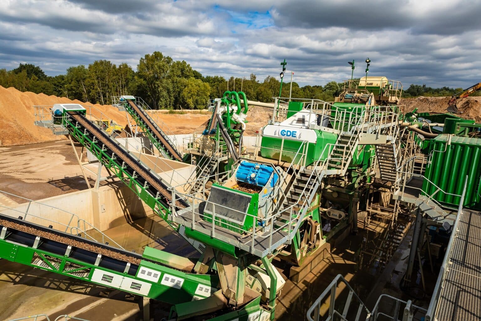 SRC Group continues investment in CDE C&D waste recycling solutions ...