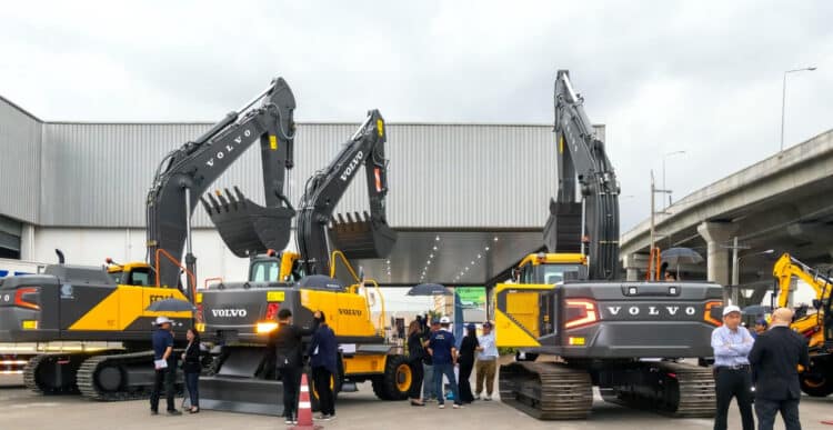 Volvo CE machines on display at the new branch opening in Rama II. Image/Volvo CE