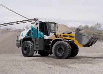The project includes a prototype Liebherr L 566 H large wheeled loader equipped with a hydrogen engine. Image: Liebherr