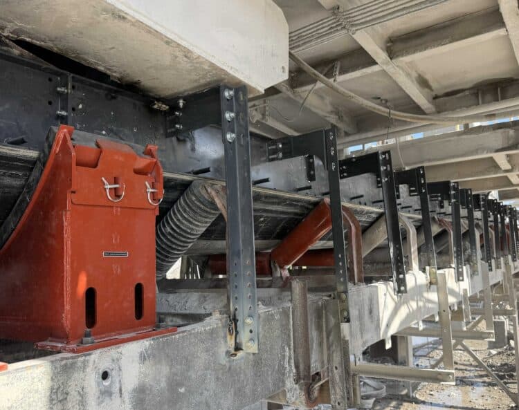 Superior’s RockGuard Skirting Liners are designed to contain material within the transfer zone while reducing dust, spillage, and preventing material buildup on the shelf of the liner. Image: Superior Industries