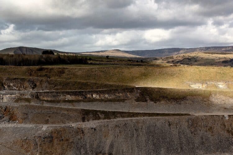 The UK government has promised to build 1.5 million new homes that will require millions of tonnes of domestically produced aggregates. Image: Sam Devito