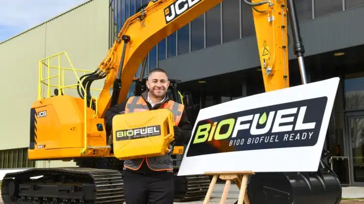 B100 biodiesel contains no fossil diesel and is made from recycled vegetable oils. Image: JCB