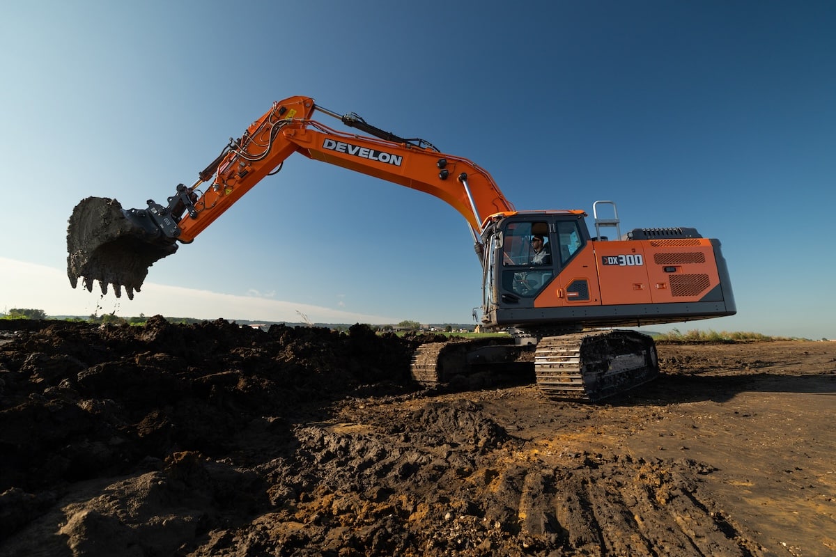 そら Develon adds fifth model to new Series 9 Excavator range